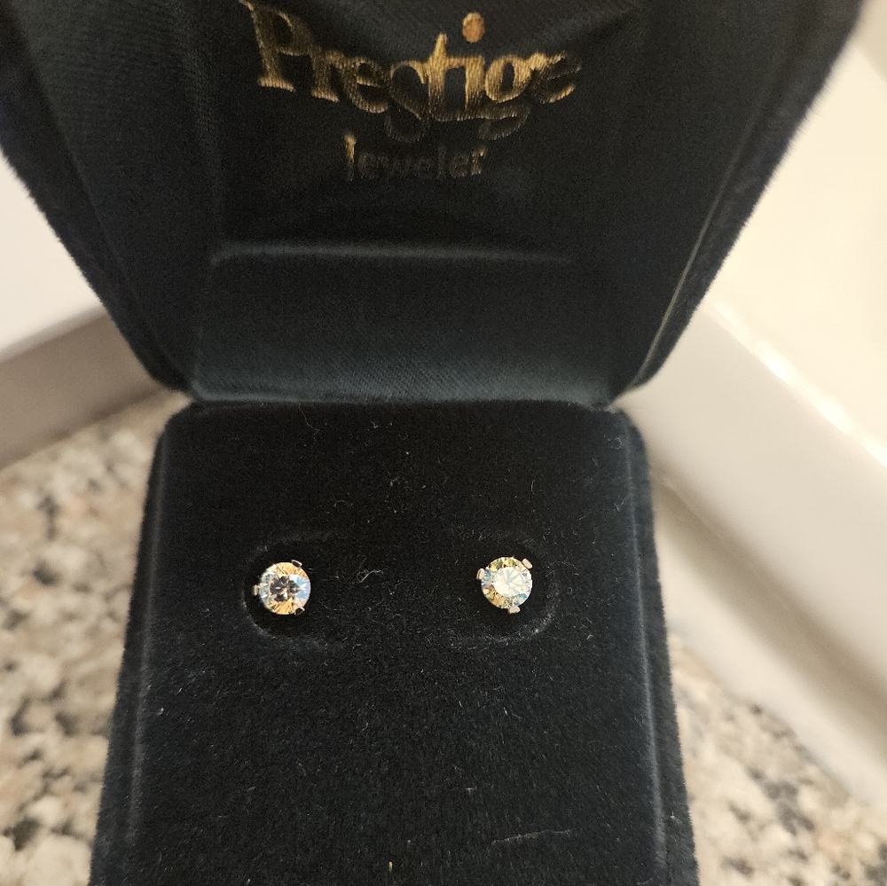 Lafronte Cubiz Zirconia Stud Earrings.